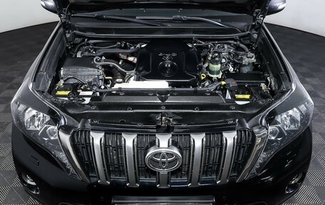 Toyota Land Cruiser Prado 150 рестайлинг 2, 2017 год, 4 490 000 рублей, 9 фотография