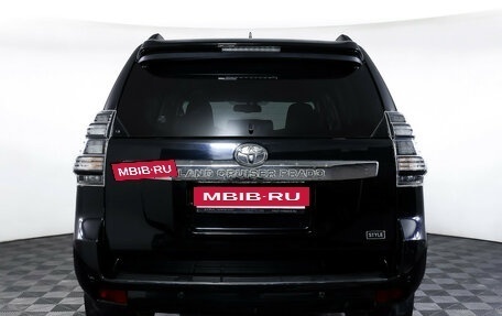 Toyota Land Cruiser Prado 150 рестайлинг 2, 2017 год, 4 490 000 рублей, 6 фотография