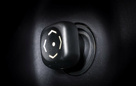 Toyota Land Cruiser Prado 150 рестайлинг 2, 2017 год, 4 490 000 рублей, 18 фотография