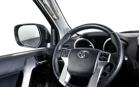 Toyota Land Cruiser Prado 150 рестайлинг 2, 2017 год, 4 490 000 рублей, 16 фотография