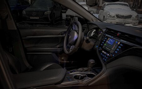 Toyota Camry, 2018 год, 2 900 000 рублей, 9 фотография