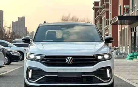 Volkswagen T-Roc I, 2021 год, 1 600 000 рублей, 2 фотография