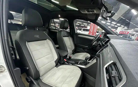 Volkswagen T-Roc I, 2021 год, 1 600 000 рублей, 15 фотография