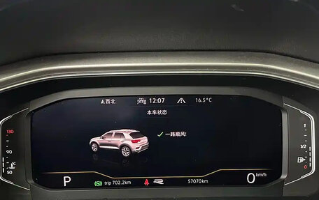 Volkswagen T-Roc I, 2021 год, 1 600 000 рублей, 17 фотография