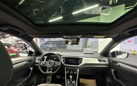 Volkswagen T-Roc I, 2021 год, 1 600 000 рублей, 14 фотография