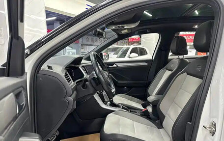 Volkswagen T-Roc I, 2021 год, 1 600 000 рублей, 11 фотография