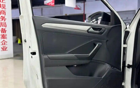 Volkswagen T-Roc I, 2021 год, 1 600 000 рублей, 23 фотография