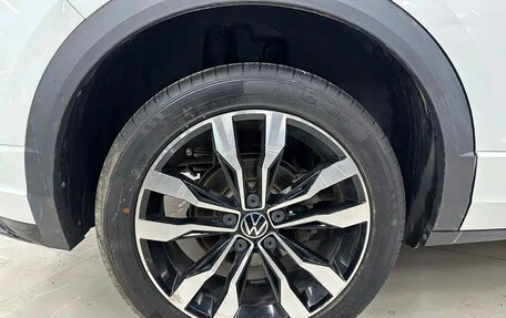 Volkswagen T-Roc I, 2021 год, 1 600 000 рублей, 30 фотография