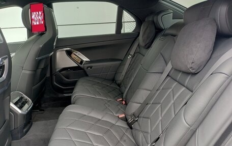 BMW 7 серия, 2025 год, 17 500 000 рублей, 13 фотография