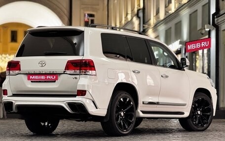 Toyota Land Cruiser 200, 2018 год, 6 999 000 рублей, 3 фотография