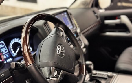 Toyota Land Cruiser 200, 2018 год, 6 999 000 рублей, 9 фотография