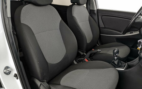 Hyundai Solaris II рестайлинг, 2013 год, 795 000 рублей, 48 фотография