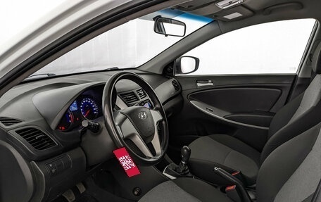 Hyundai Solaris II рестайлинг, 2013 год, 795 000 рублей, 40 фотография