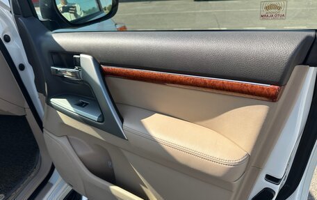 Toyota Land Cruiser 200, 2013 год, 4 000 000 рублей, 16 фотография