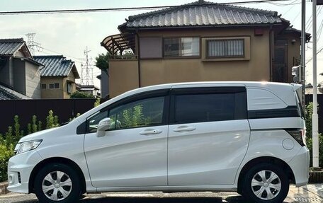 Honda Freed I, 2016 год, 800 111 рублей, 3 фотография