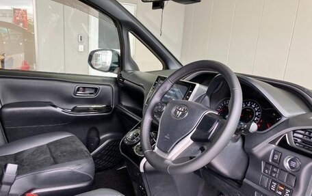 Toyota Voxy III, 2021 год, 1 653 027 рублей, 10 фотография