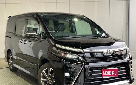 Toyota Voxy III, 2021 год, 1 653 027 рублей, 3 фотография