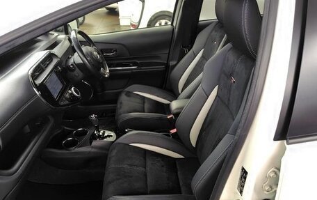 Toyota Aqua I, 2021 год, 1 310 000 рублей, 14 фотография