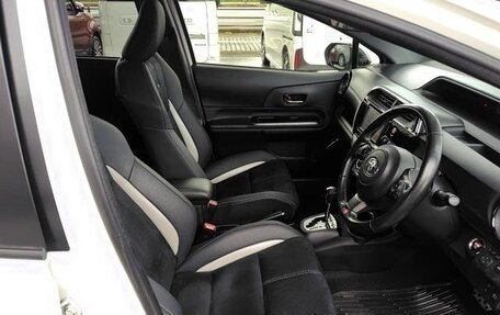 Toyota Aqua I, 2021 год, 1 310 000 рублей, 15 фотография