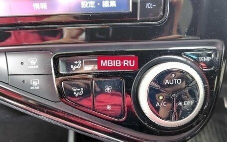 Toyota Aqua I, 2021 год, 1 310 000 рублей, 13 фотография