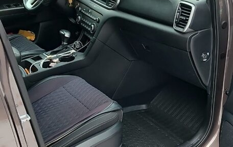 KIA Sportage IV рестайлинг, 2020 год, 2 600 000 рублей, 11 фотография