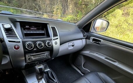 Mitsubishi Pajero Sport II рестайлинг, 2013 год, 1 950 000 рублей, 6 фотография