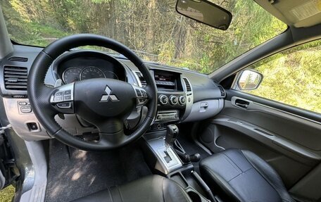 Mitsubishi Pajero Sport II рестайлинг, 2013 год, 1 950 000 рублей, 5 фотография