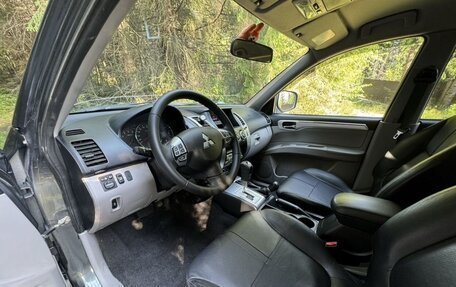 Mitsubishi Pajero Sport II рестайлинг, 2013 год, 1 950 000 рублей, 4 фотография