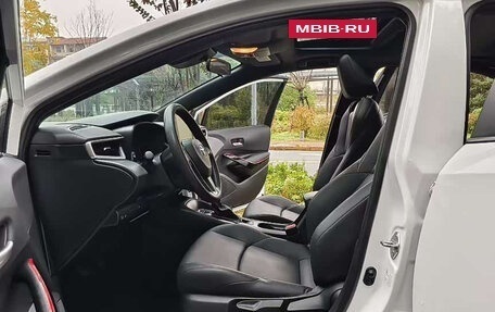 Toyota Corolla, 2022 год, 1 850 000 рублей, 5 фотография