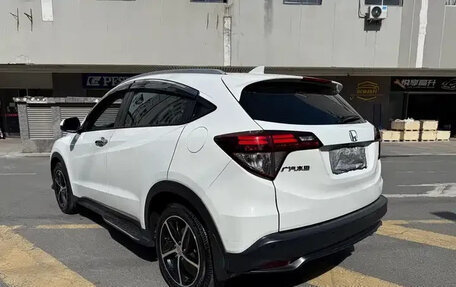 Honda Vezel, 2021 год, 1 480 000 рублей, 3 фотография