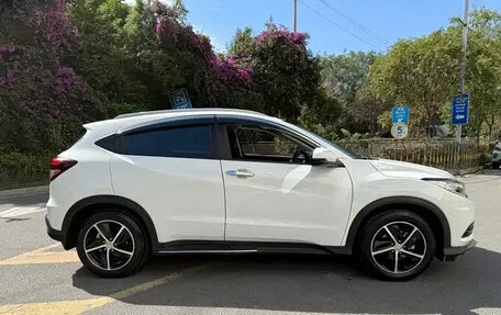 Honda Vezel, 2021 год, 1 480 000 рублей, 6 фотография