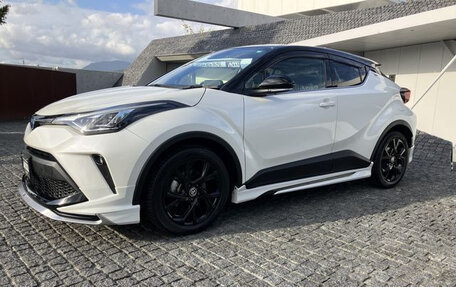 Toyota C-HR I рестайлинг, 2020 год, 2 000 035 рублей, 2 фотография