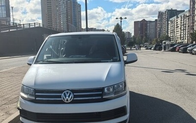 Volkswagen Caravelle T6 рестайлинг, 2017 год, 2 499 999 рублей, 1 фотография