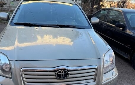 Toyota Avensis III рестайлинг, 2006 год, 700 000 рублей, 1 фотография