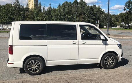 Volkswagen Caravelle T6 рестайлинг, 2017 год, 2 499 999 рублей, 4 фотография
