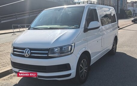 Volkswagen Caravelle T6 рестайлинг, 2017 год, 2 499 999 рублей, 2 фотография