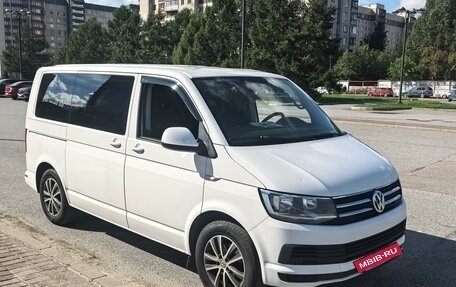 Volkswagen Caravelle T6 рестайлинг, 2017 год, 2 499 999 рублей, 5 фотография