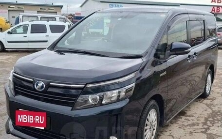 Toyota Voxy III, 2014 год, 1 650 000 рублей, 4 фотография