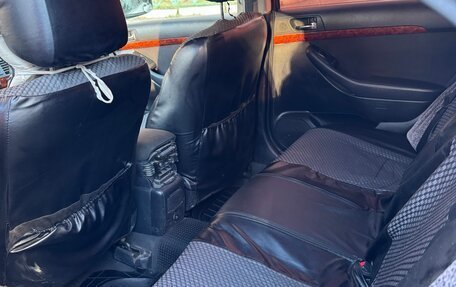 Toyota Avensis III рестайлинг, 2006 год, 700 000 рублей, 6 фотография