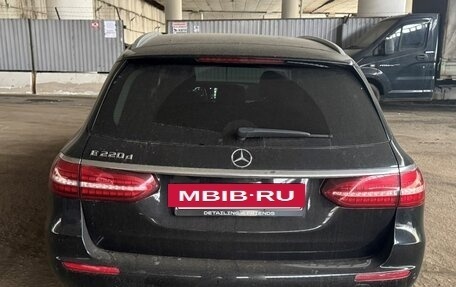 Mercedes-Benz E-Класс, 2021 год, 3 500 000 рублей, 6 фотография