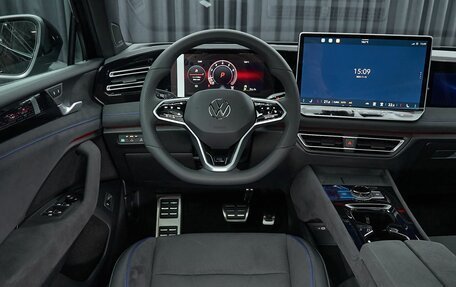 Volkswagen Tiguan, 2025 год, 5 199 000 рублей, 10 фотография