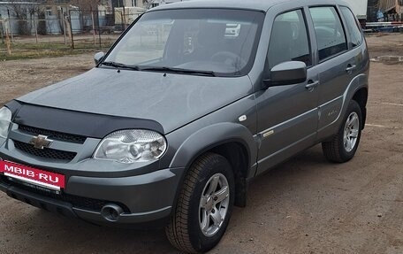 Chevrolet Niva I рестайлинг, 2017 год, 660 000 рублей, 2 фотография