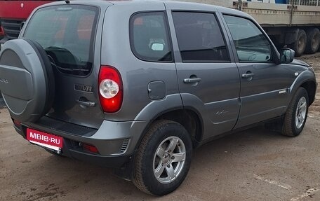 Chevrolet Niva I рестайлинг, 2017 год, 660 000 рублей, 5 фотография