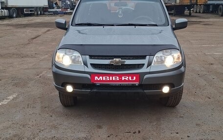 Chevrolet Niva I рестайлинг, 2017 год, 660 000 рублей, 3 фотография