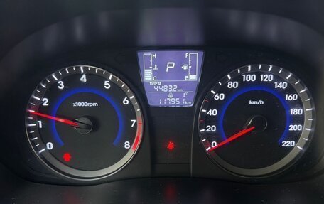 Hyundai Solaris II рестайлинг, 2015 год, 825 000 рублей, 10 фотография