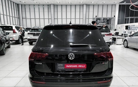Volkswagen Tiguan II, 2018 год, 2 750 000 рублей, 6 фотография