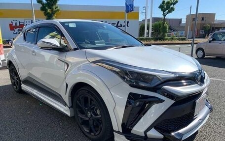 Toyota C-HR I рестайлинг, 2022 год, 1 754 000 рублей, 4 фотография