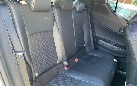 Toyota C-HR I рестайлинг, 2022 год, 1 754 000 рублей, 9 фотография