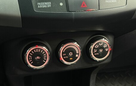 Mitsubishi Outlander III рестайлинг 3, 2009 год, 1 099 000 рублей, 13 фотография