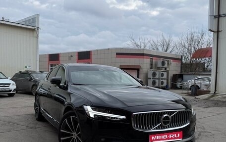 Volvo S90 II рестайлинг, 2021 год, 3 600 000 рублей, 1 фотография